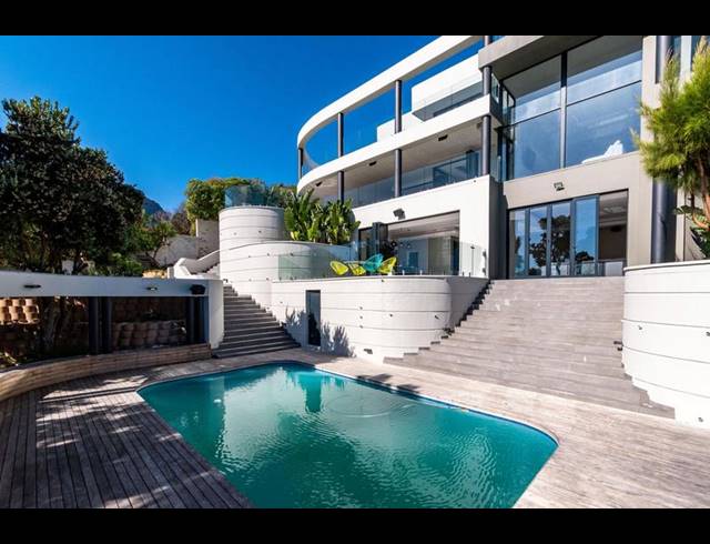 7 BEDROOM HOUSE FOR SALE IN LLANDUDNO